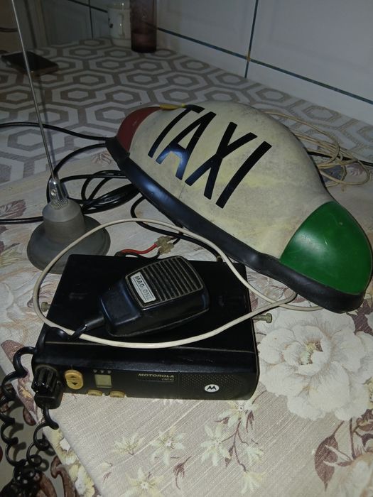 Vand statie taxi motorola ,microfon Macsone ,antena +lampa