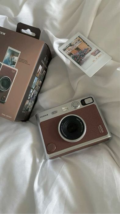 камера мгновенной печати Instax mini evo