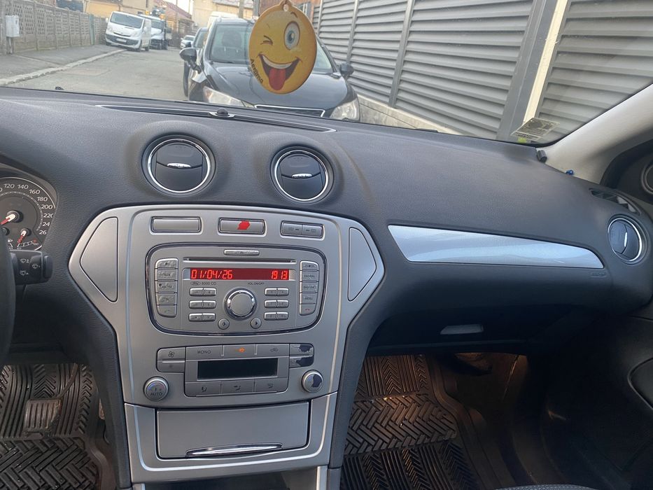 Vand Ford Mondeo an 2008 2.0 benzină