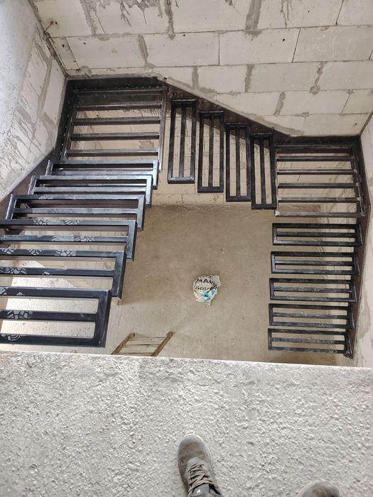 Confecții metalice, scări, balustrade, garduri porți,structuri, grătar