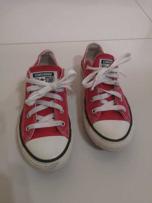 Incaltaminte Converse culoarea rosie