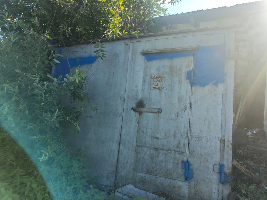 Гаражные варота  2 сворчетые