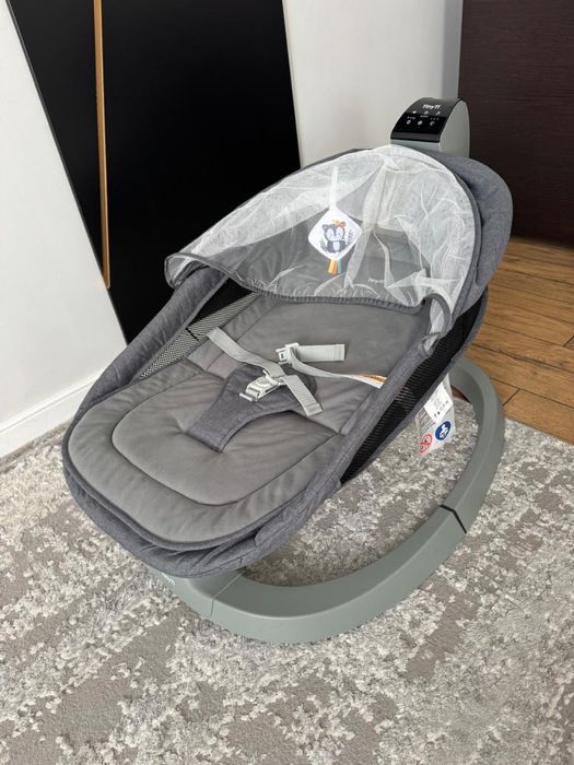 Шезлонг-качалка электронный для малышей