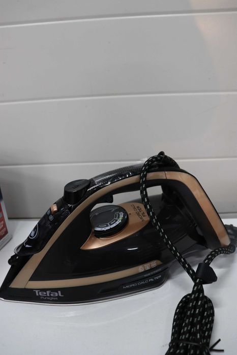 Tefal Puregliss Парна ютия, 3000W, 280г/мин,50г/мин, ДЕФЕКТНА