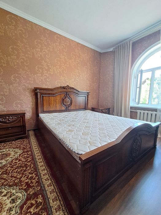 Продаётся спальный гарнитур. Мебель сотилади.