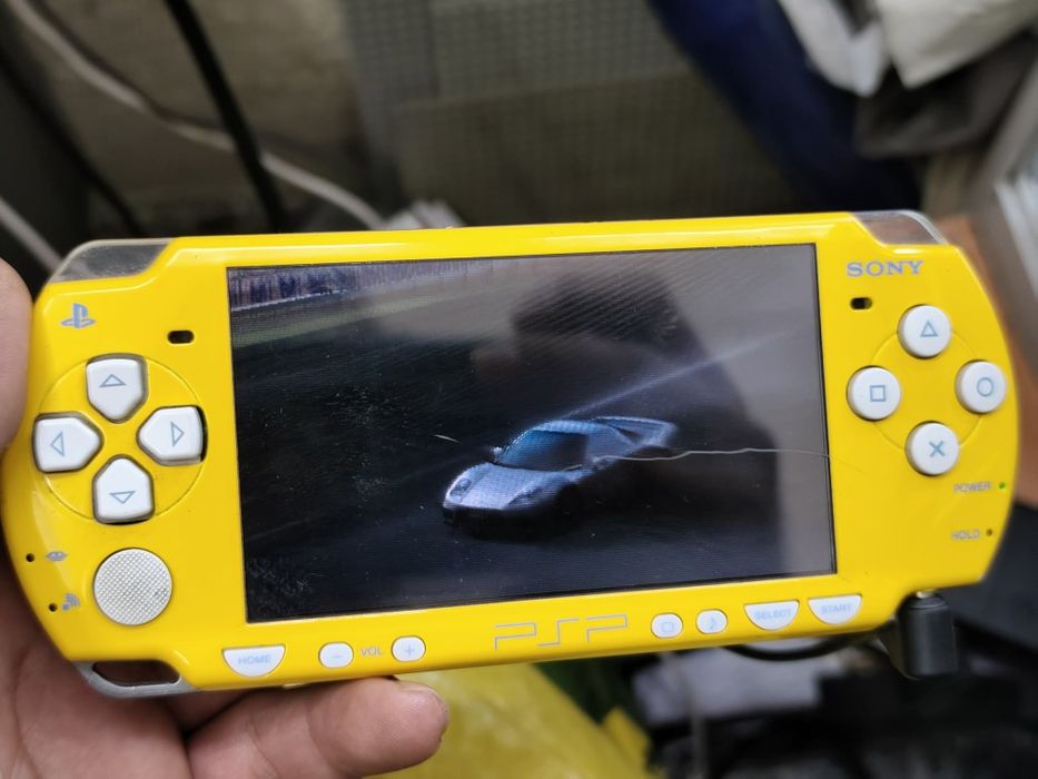конзола  sony portable  psp the sipspsons limited edition 2004