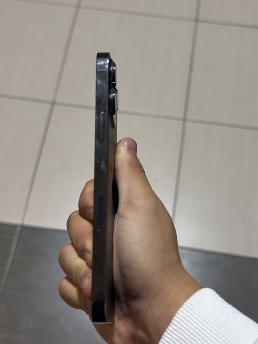 Продам Iphone 13pro max