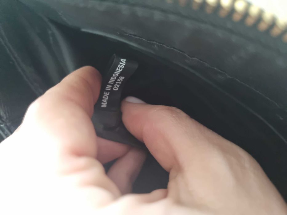 Оригинална кожена чанта DKNY Paige Medium Satchel (Черна)