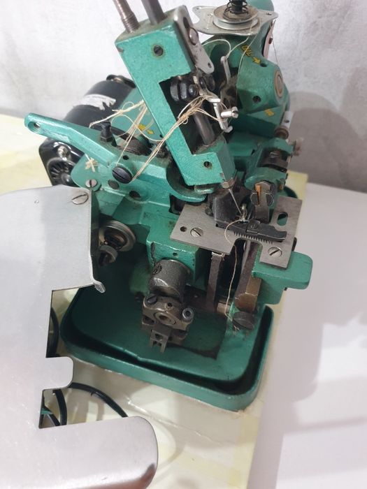 Оверлок продам срочно