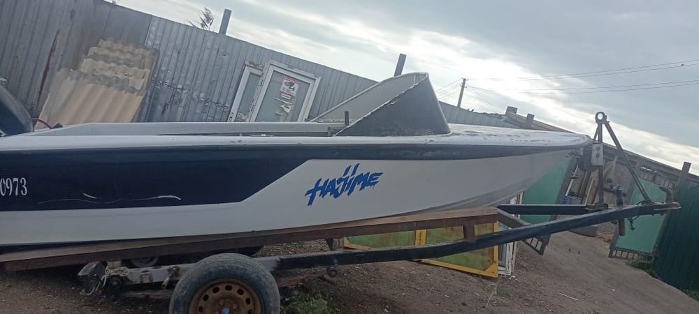 Продам лодку Касатка с прицепом,б/у.