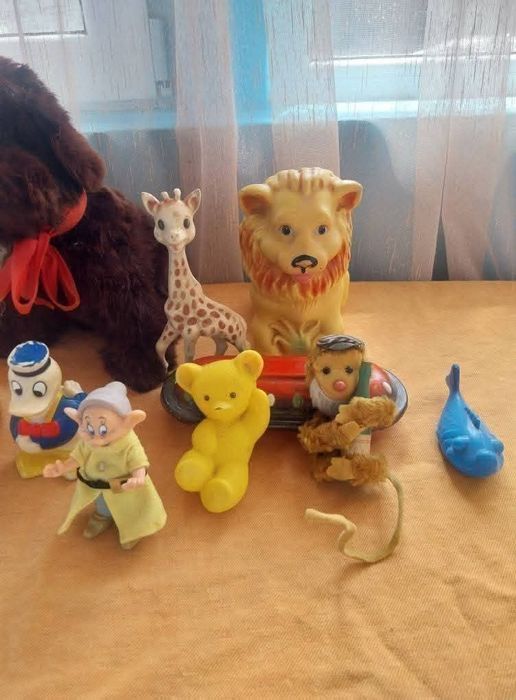 Jucării vechi de colecție.