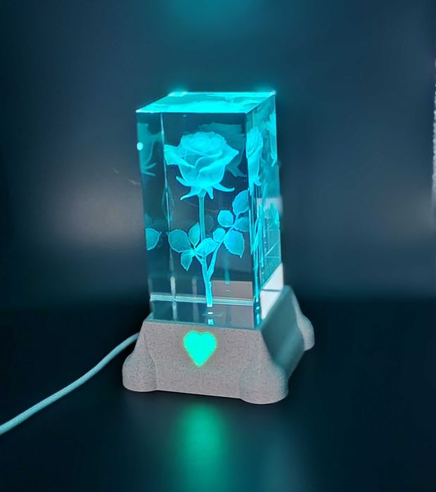 Вечна 3D Гравирана Роза в Кристал - Луксозен Подарък за Свети Валентин