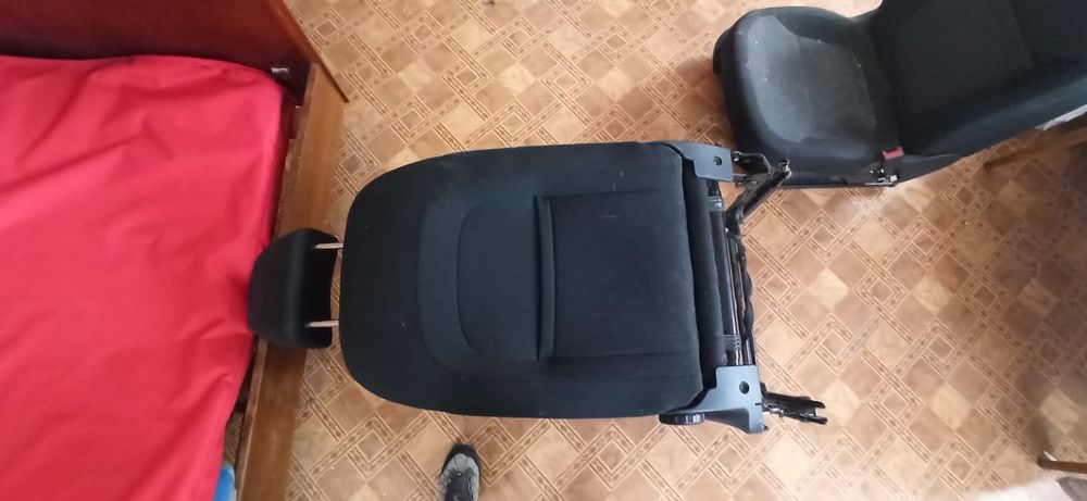 Сиденья переднии в сборе