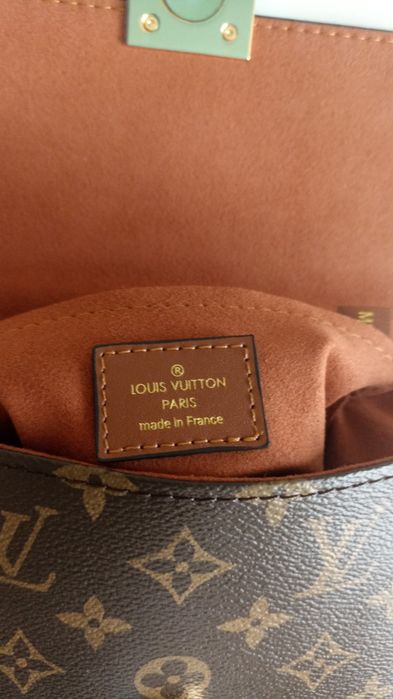 Продам сумку Louis Vuitton Locky BB