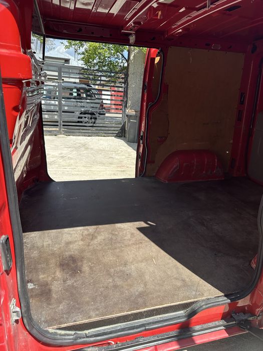 Opel Vivaro ( Renault Trafic)