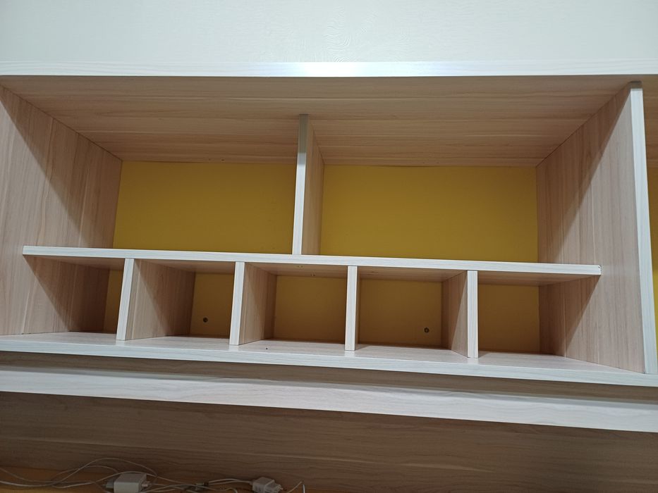 Продам полки для книг