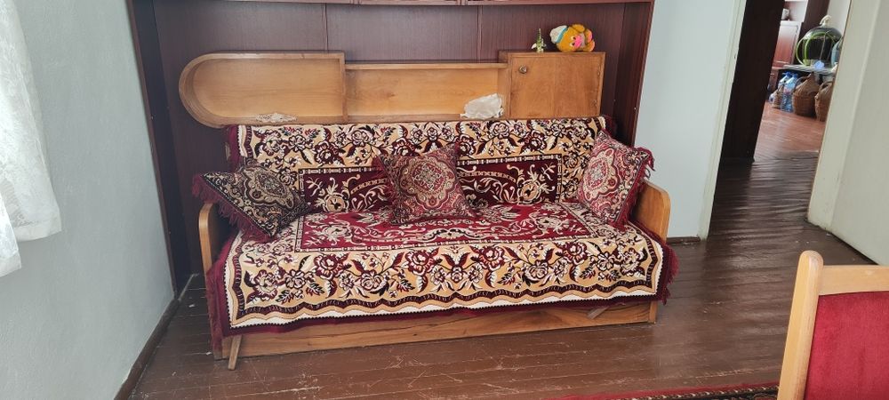 Подарявам Ретро диван разтегателен