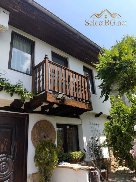 Реновирана къща в близко село до Велико Търново