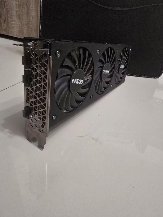 Vand placa video rtx 3060 ti