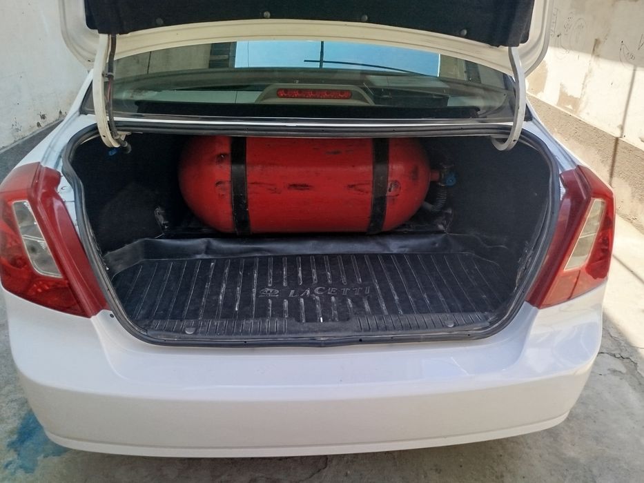lacetti 1.8 2011 г.