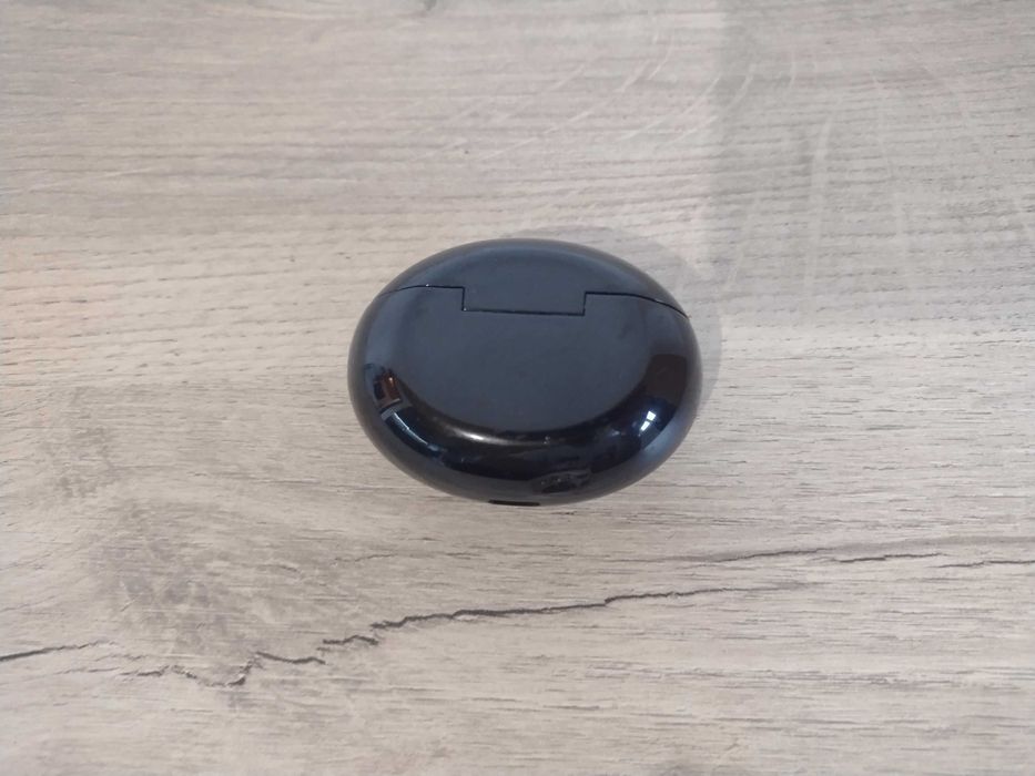 Huawei Freebuds 4i зарядна кутия