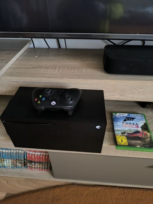 Vind Xbox Series X, 1TB SSD, 4K-120 FPS, impecabil că Nou!