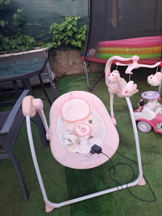 Продава се музикална люлка