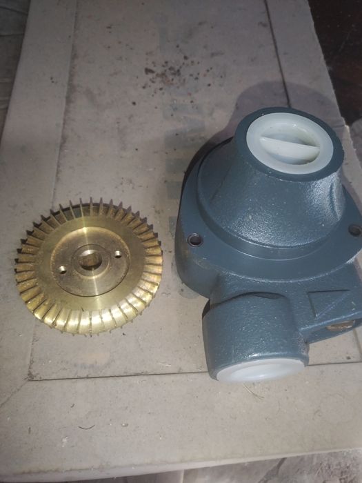 Насос, крышка с крыльчаткой.