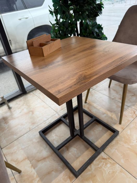 Столы,стулья,диван