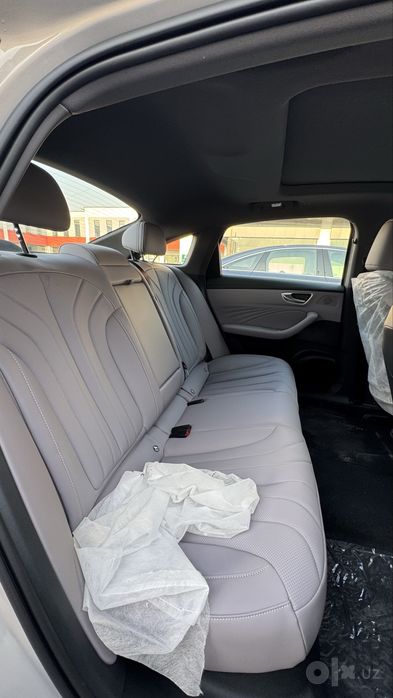 ROEWE M7 DMH 2026 GIBRID 2050km