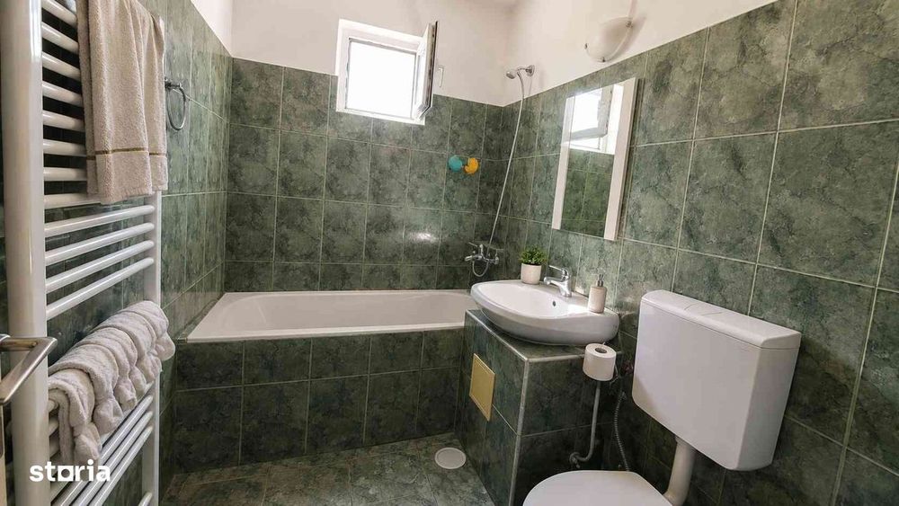 Apartament 3 camere, balcon, etaj 4, Făgăraș