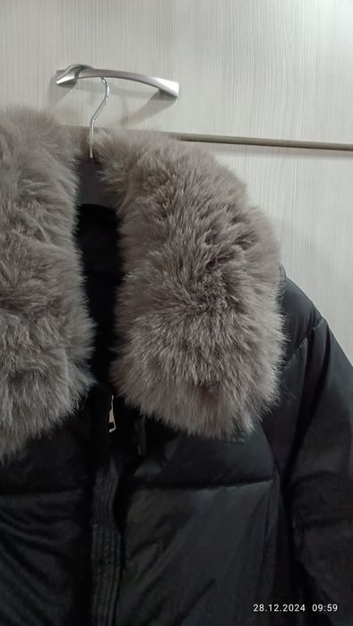 Топло яке  с пухкава яка Л