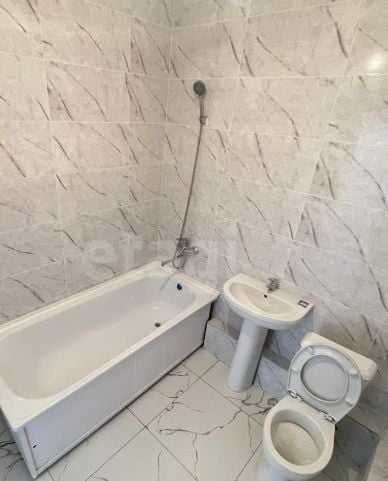 Продам 1-ком квартиру м-н Береке 21