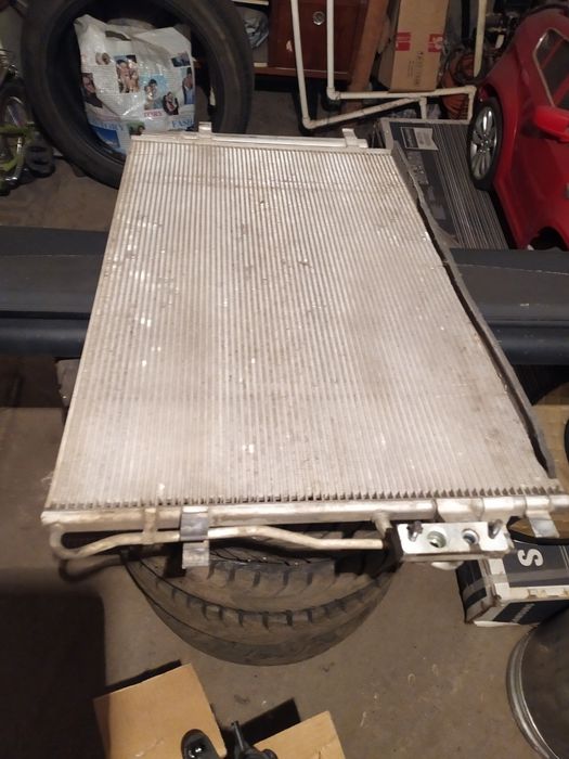 Продам радиатор Киа Соренто!