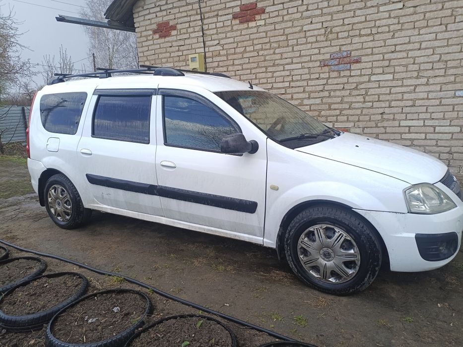 Продам Ларгус 2013 год