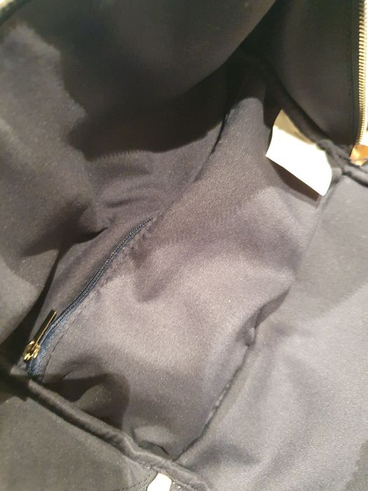 Gentuta de voiaj,  nou-nouța,  culoare bleu navy