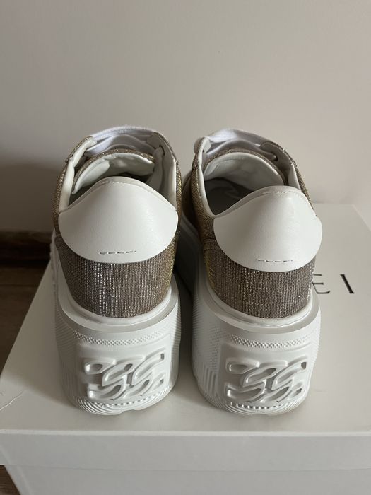 Casadei кецове на платформа