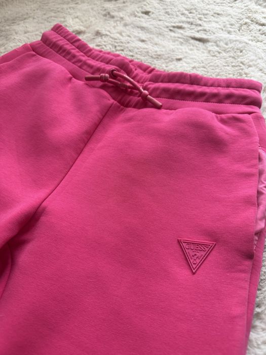 Долница на Guess