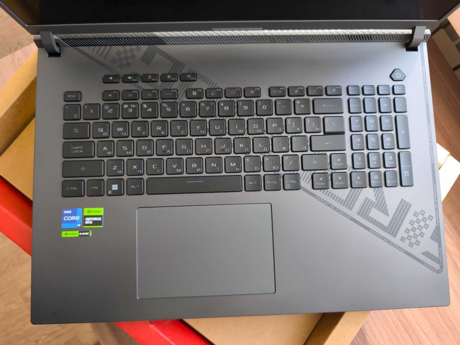 Asus Rog Strix 18 i9-13980 RTX4070 64gb 1tb