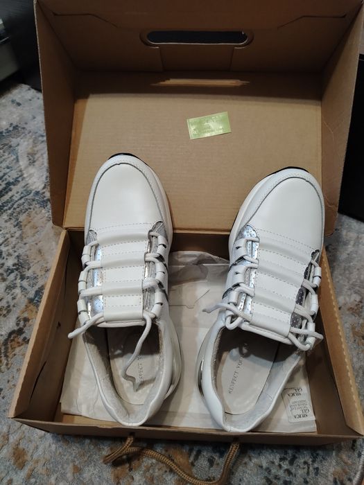 Кроссовки кожаные