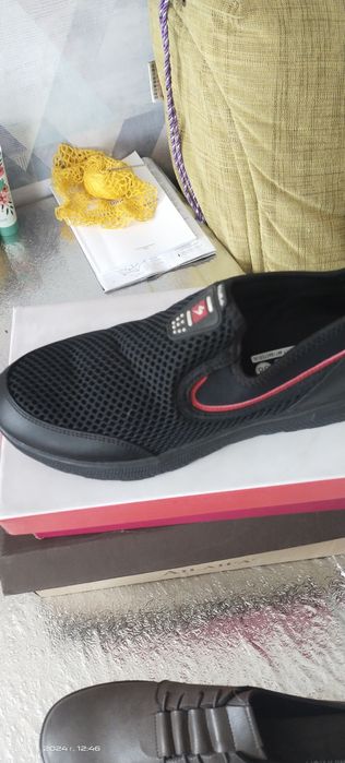 Обувь спортивная