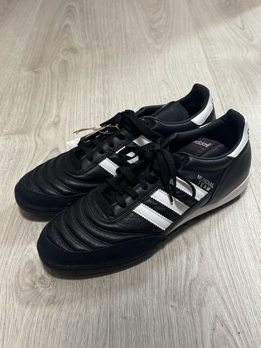 Футболни обувки ADIDAS