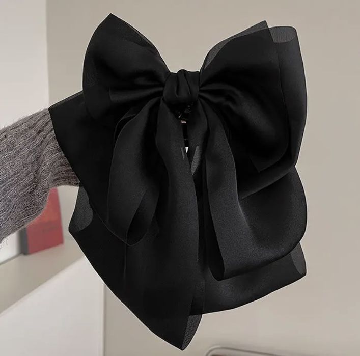 Обьемный крабик для волос в виде банта