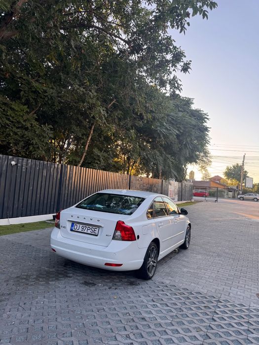 Vind VOLVO S 40  GPL