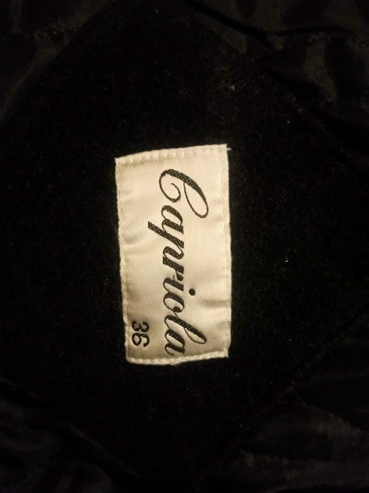 Чёрное женское пальто