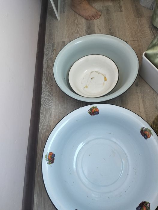 Продам чашки и кастрюлю
