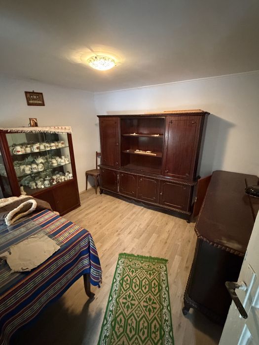 Teren894 mp+casă-stradal Grădiștea!!!