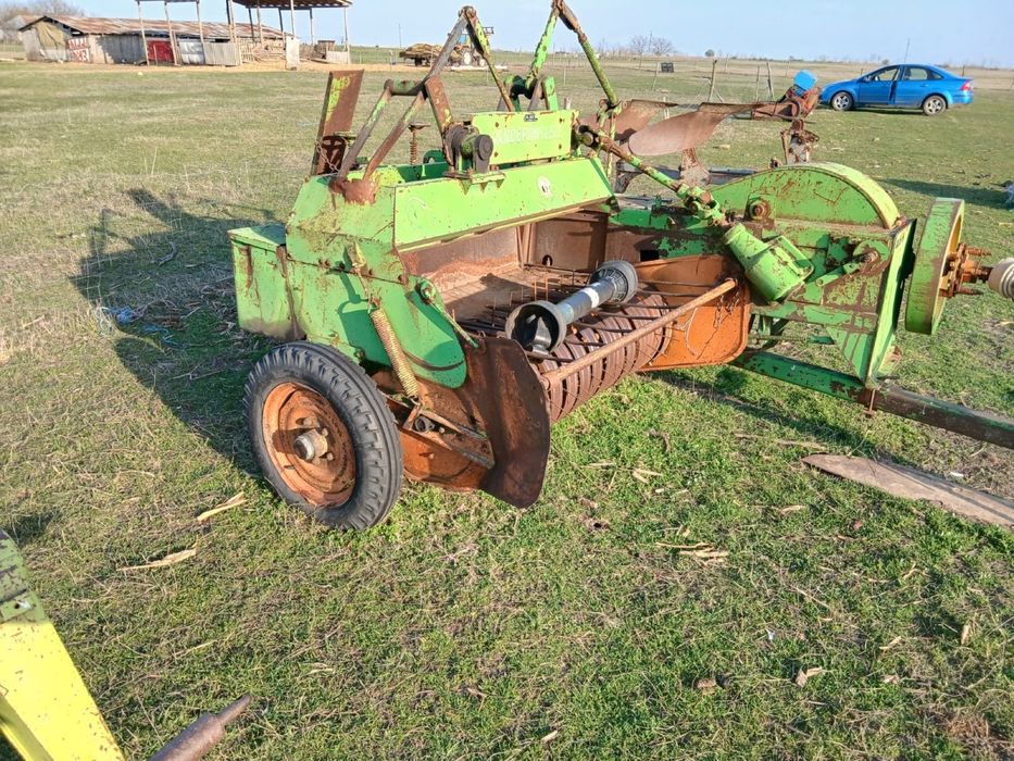 Vând tractor Renault 681S
