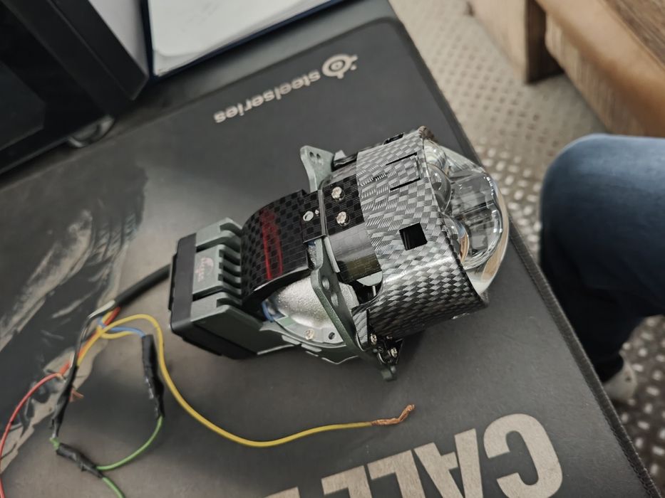 Линзы на автомобиль