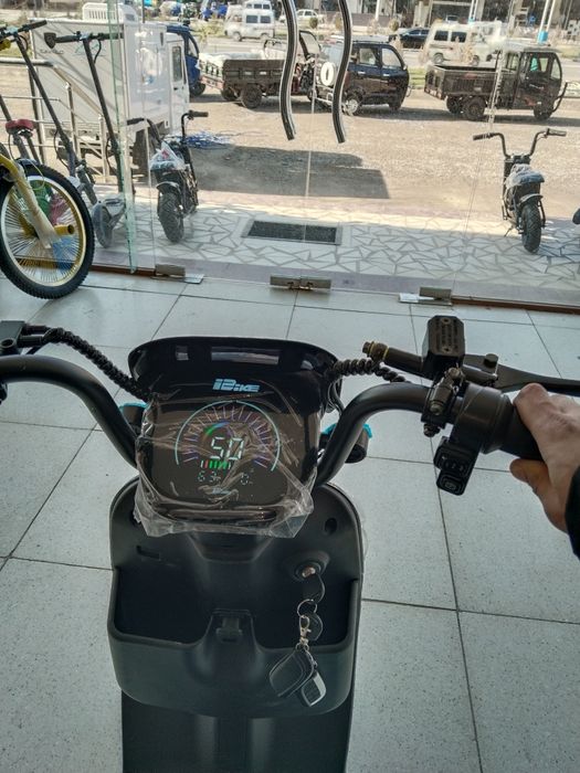 Skuter W10 madelimiz 1 toʻliq zaryad bilan 50 km masofani bosib oʻtadi